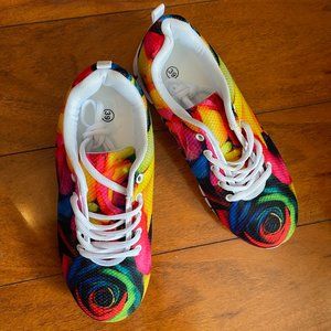 BRAND NEW Flowered sneaker